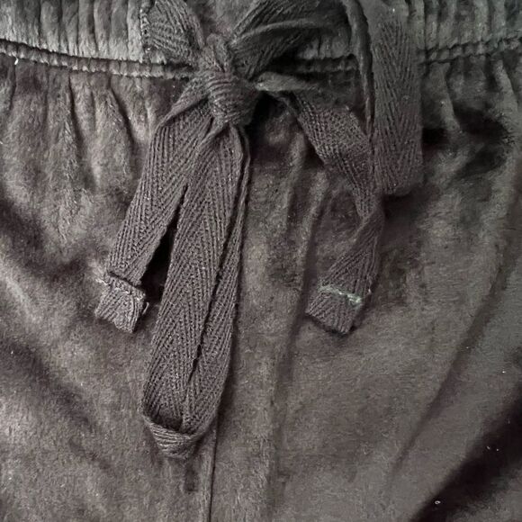 Cynthia Rowley 2 Piece Velour Shorts Set - Picture 5 of 7